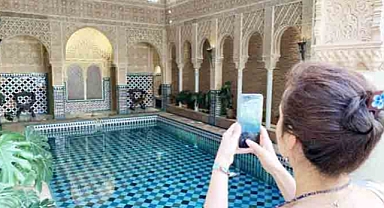 Une Réplique de l'Alhambra à Grenade : La Passion d'un Sévillan